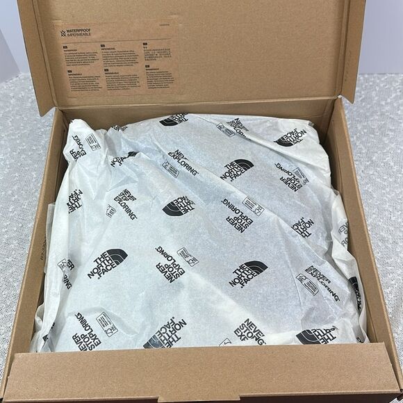 THE NORTH FACE Women's Yukiona Mid Boots Size 8 Black NEW IN BOX - Picture 14 of 14